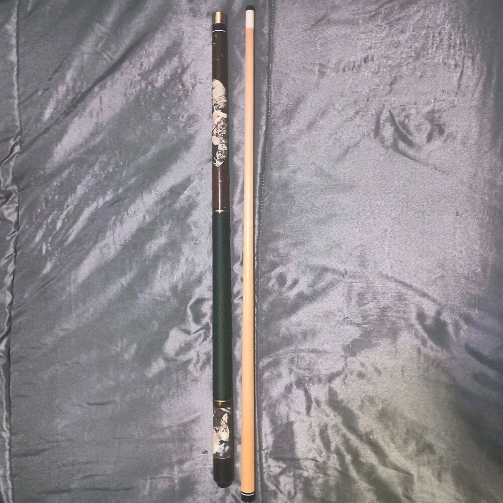 *Rare* Vintage 1999 DMI Sports 58" 2 Piece Billiard Pool Cue Stick Wolf Wolves